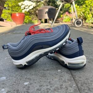 NEW Women’s Nike Air Max 97 Sneakers Size 7